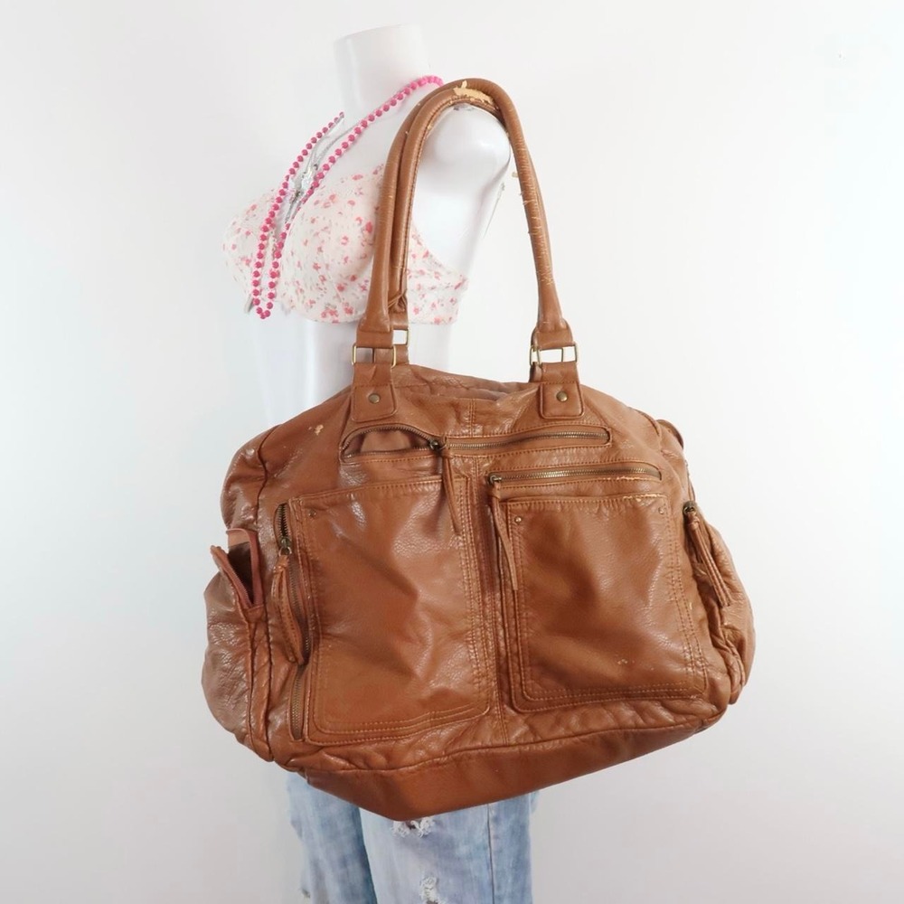brown vintage-inspired shoulder bag